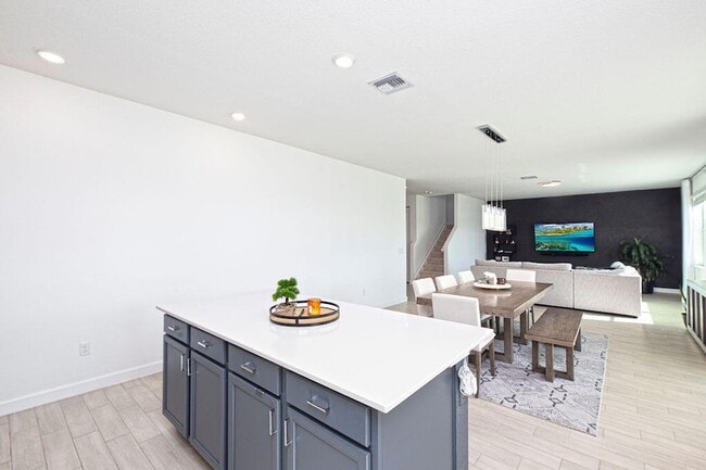 Building Photo - 12686 NW Copper Creek Dr