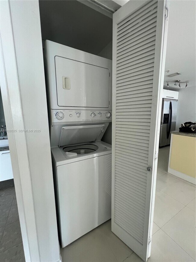 Building Photo - 185 SW 7th St