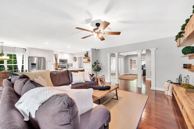 Building Photo - 254 Beaten Path Rd