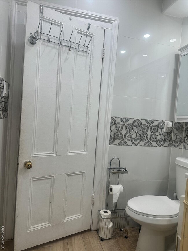 Building Photo - 125 Vanderbilt Ave