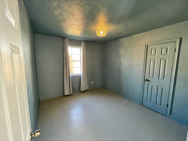 2nd Bedroom - 822 W 47th St