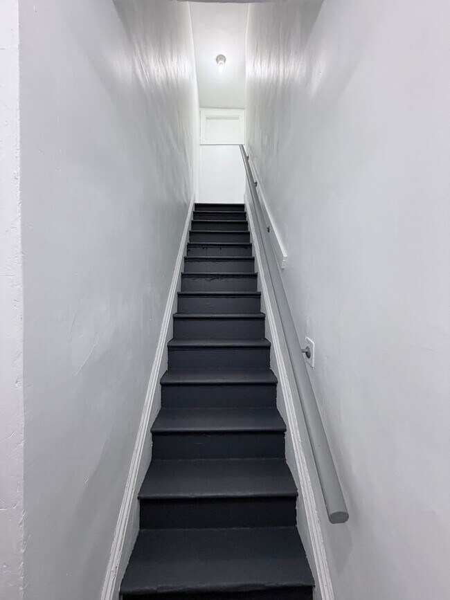 Building Photo - 659 Stuyvesant Ave