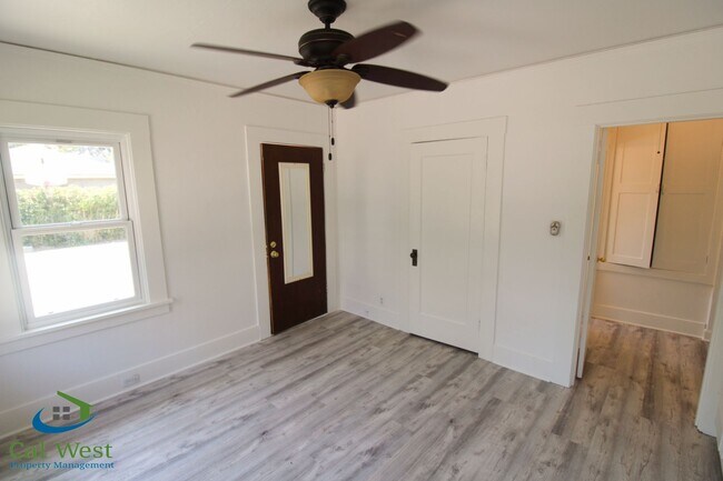 Building Photo - 01149 - P - No Mark Up - 1212-1214 Hester ...