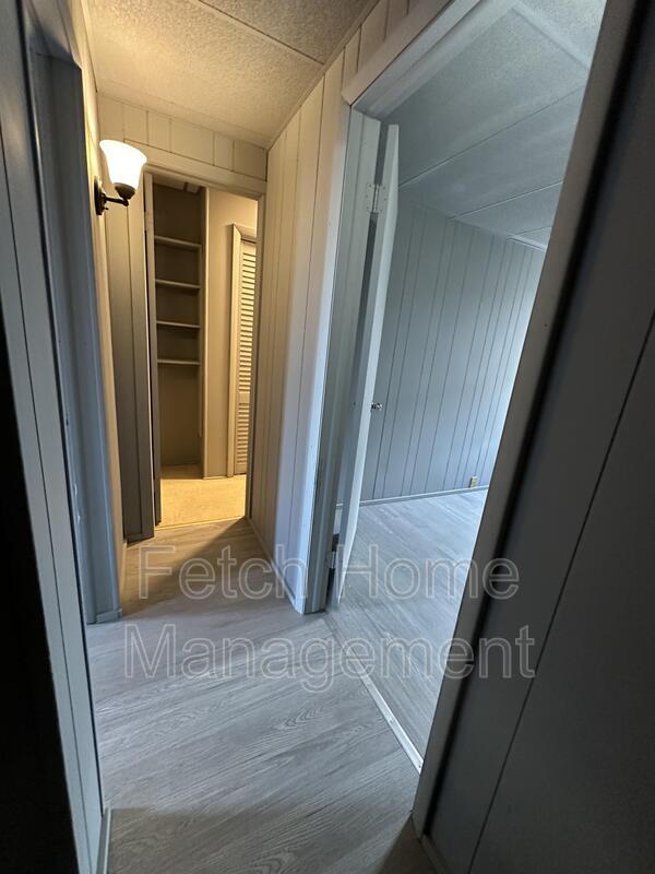 Building Photo - 422 Hillside Ave