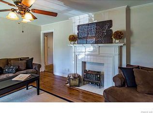 Building Photo - 3624 Gilbert Dr