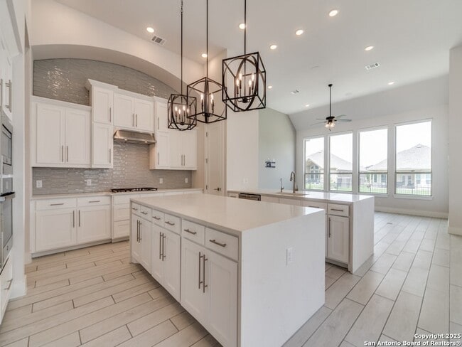 Building Photo - 122 Wildrose Hill Dr