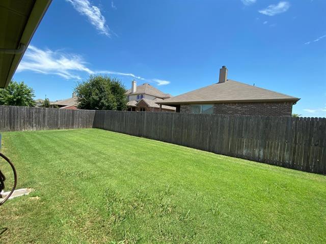 Building Photo - 5800 Valley Haven Way