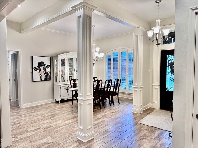 Building Photo - 3308 Oak Knoll Dr