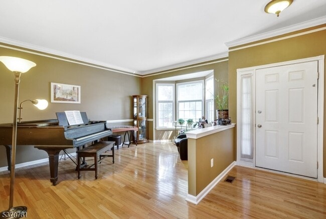 Building Photo - 250 Patriot Hill Dr