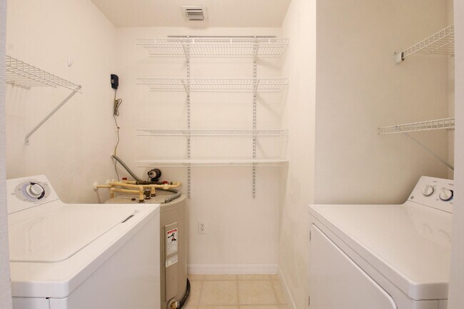 Building Photo - 2801 Sarento Pl