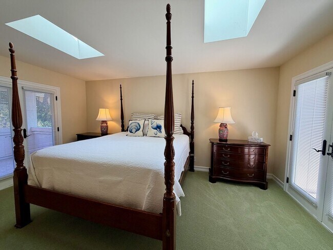 Building Photo - For Rent Available Now - Furnished House 3+BR 2.5Ba in Del Mar, charming furnished home in the hi...