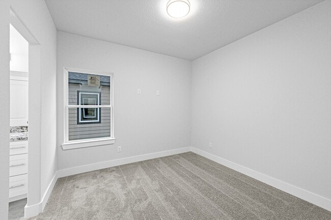 Building Photo - 4677 Bellfort Ave