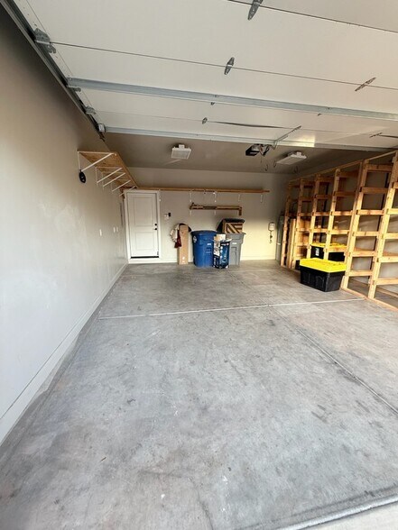Building Photo - 355 W 200 S