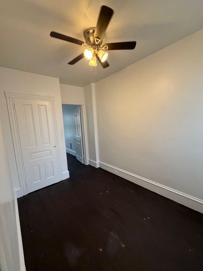 Building Photo - 3 Bedroom House