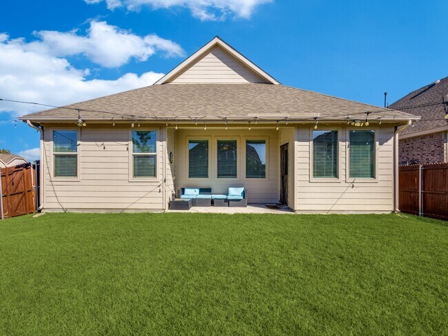 Building Photo - 302 Pepperbark Ave