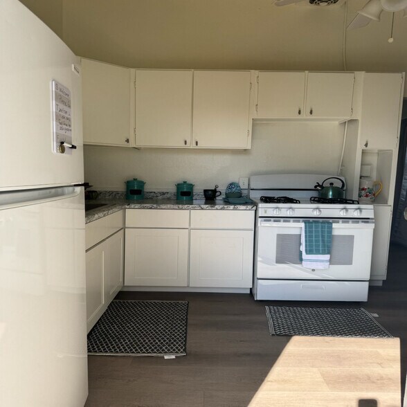 Building Photo - 590 Durham St