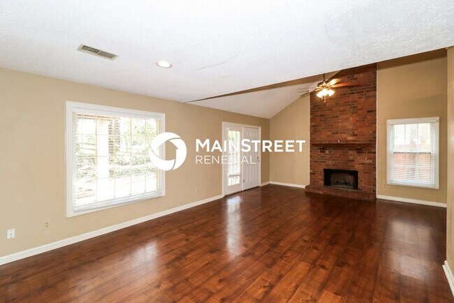 Building Photo - 3 Bedroom Pet-Friendly Home in Cordova, TN...