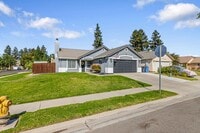 Building Photo - 3 bedroom home for RENT in Turlock - 4403 ...