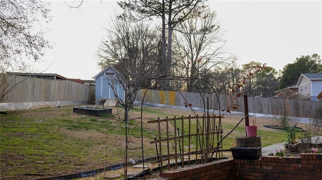 Building Photo - 2007 Candace Ln SE