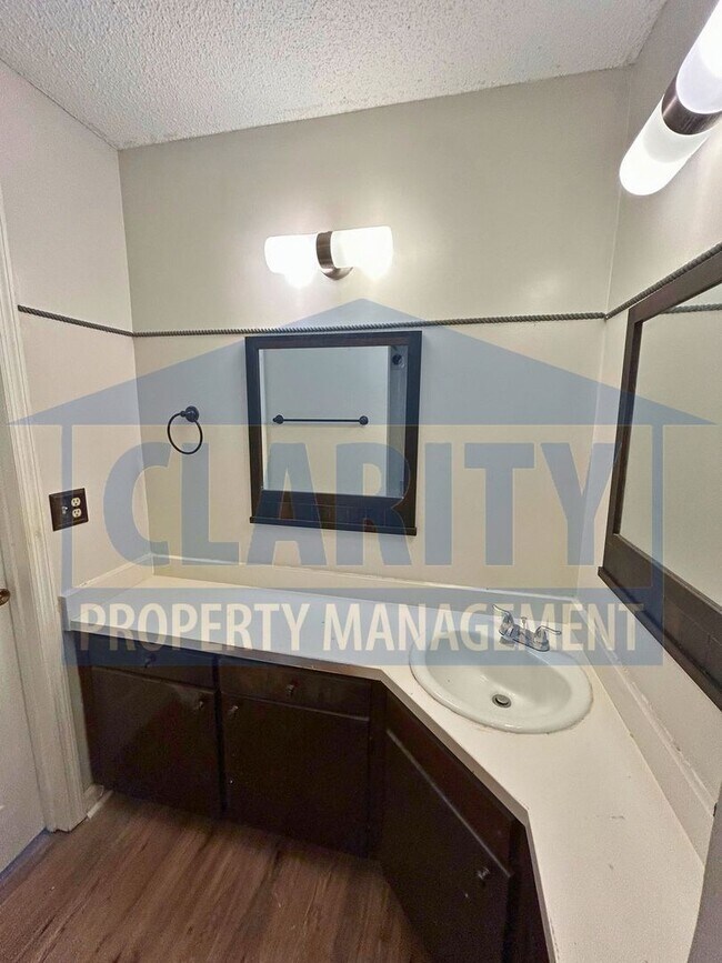 Building Photo - 206 Cliftview Dr