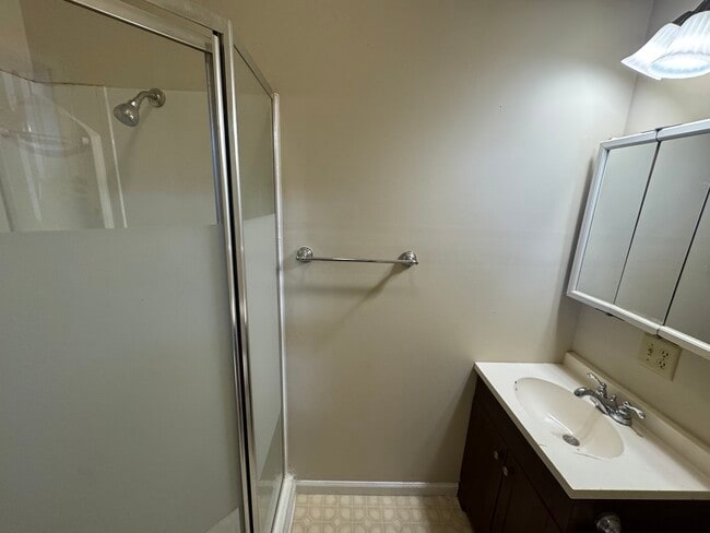 Building Photo - 17 Crawford-