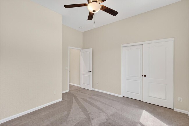 Building Photo - 4385 S Crosscreek Dr