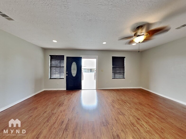 Building Photo - 11807 Roandale Dr