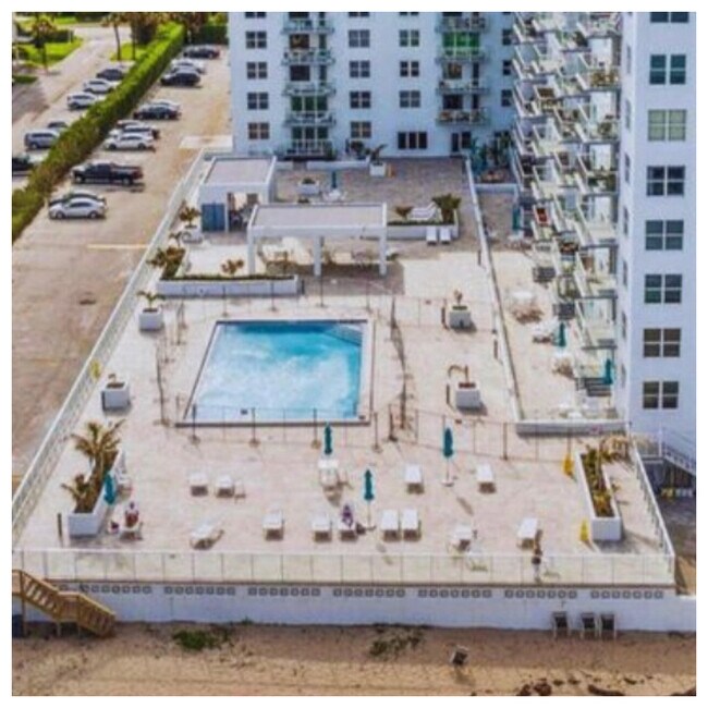 Building Photo - 3450 S Ocean Blvd