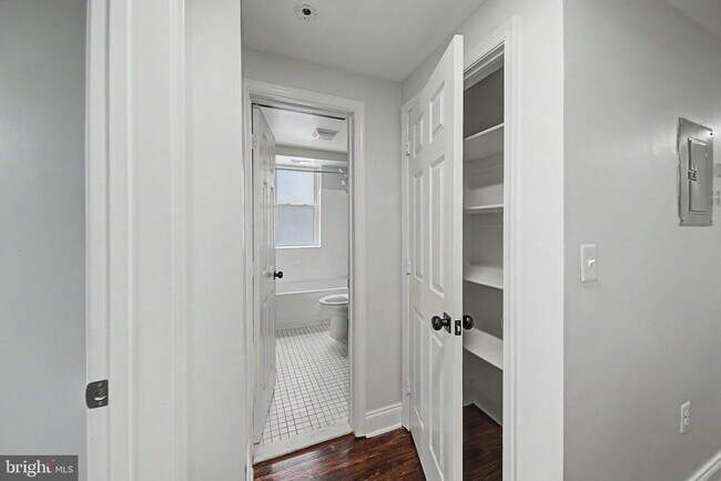 Building Photo - 1340 Fairmont St NW
