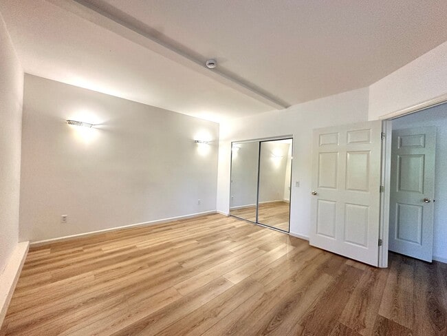 Building Photo - Beautiful 4 Bed 3 Bath Home with Attached ...