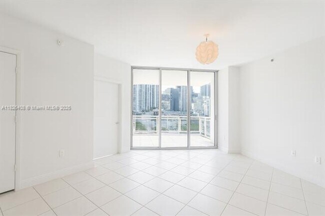 Building Photo - 350 S Miami Ave