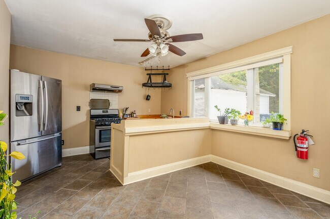 Building Photo - Pittstown