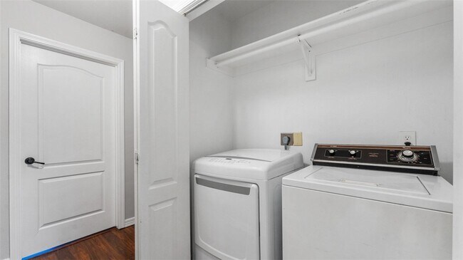 Building Photo - 1341 Colonel Salomon Dr