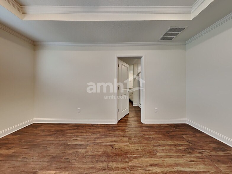 Building Photo - 425 Onate Cir