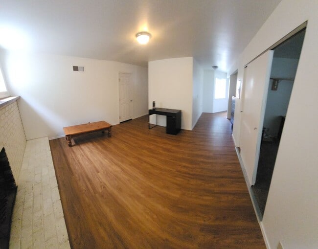 Building Photo - 6 bed 3 bath Spacious home near Cal Poly