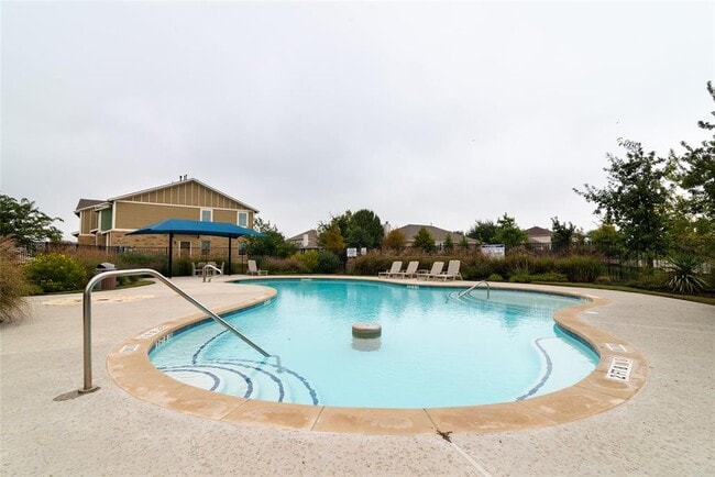 Building Photo - 1620 Bryant Dr