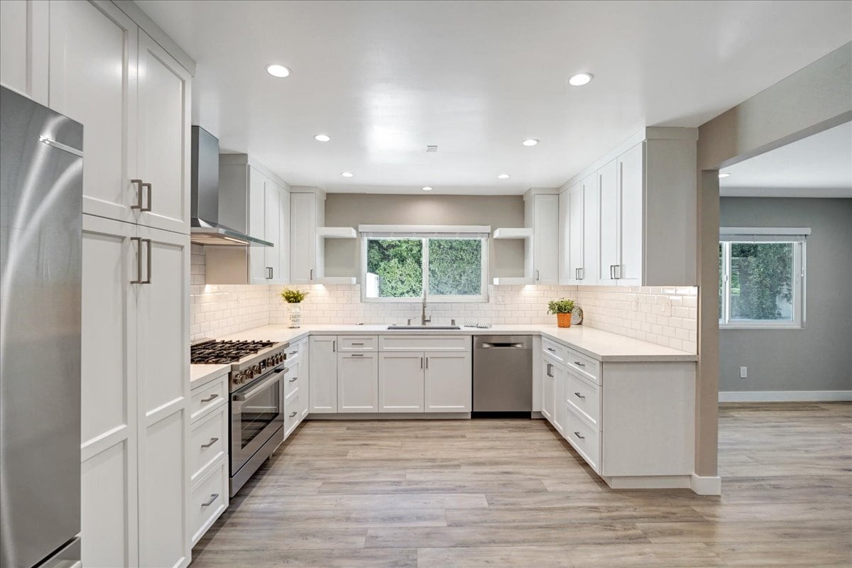 Building Photo - 5346 Tyrone Ave