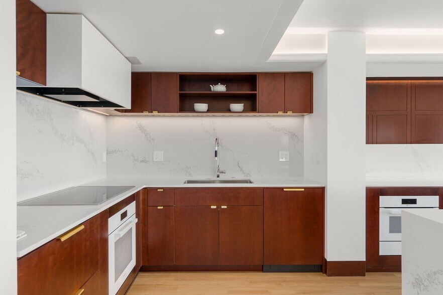 Building Photo - 1414 SW 3rd Ave