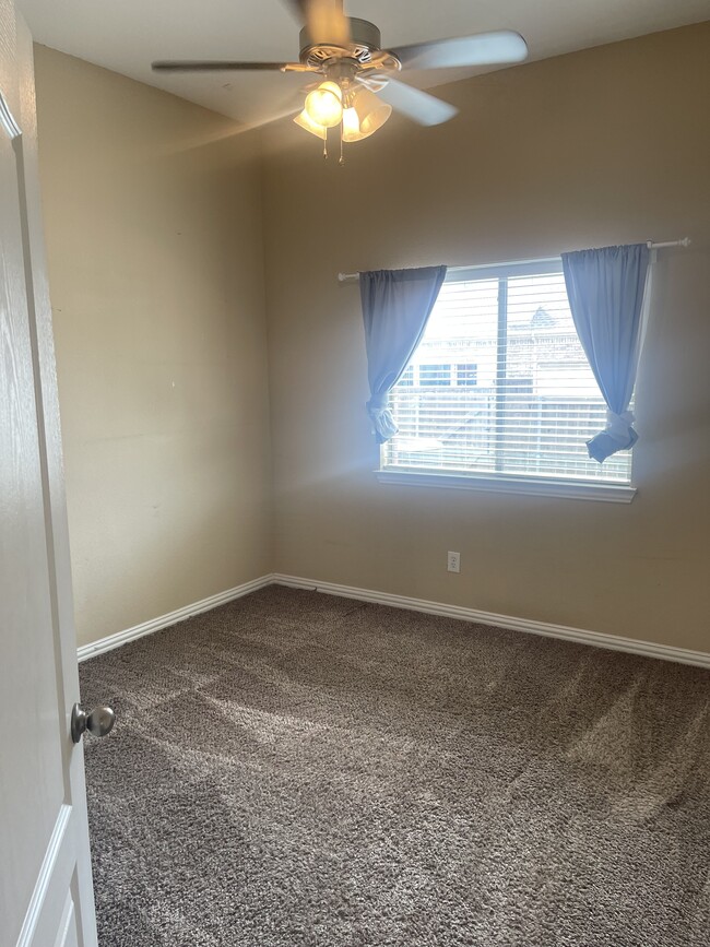 Building Photo - 9317 Jerico Dr