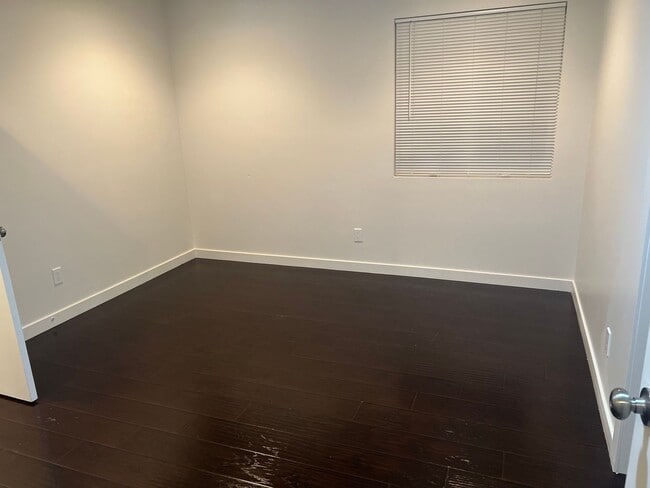 Building Photo - True Beauty! SOLAR