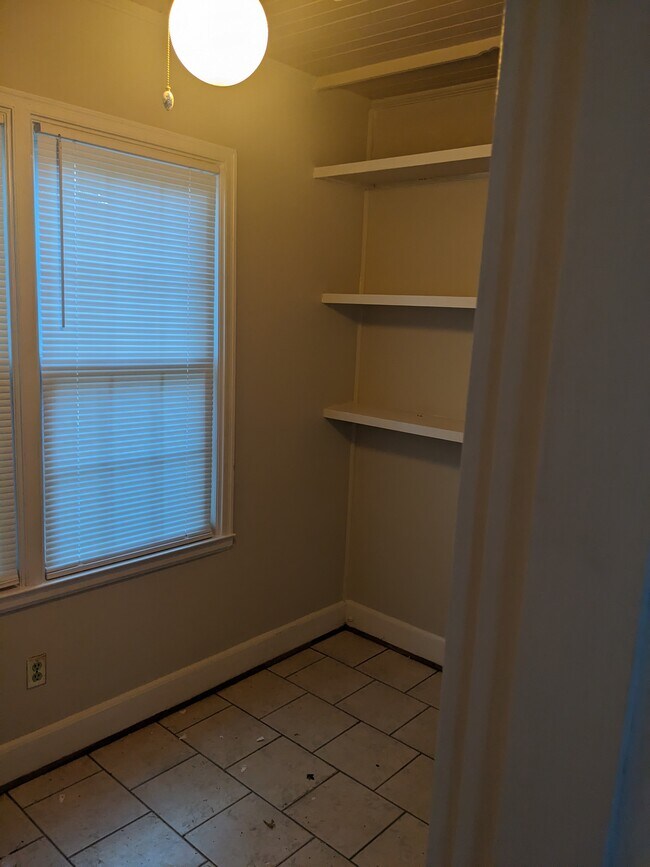 Office with built in helves - 1021 Redbird Rd