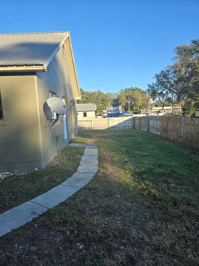 Building Photo - Charming 1-Bedroom Home for Rent in Zephyrhills!