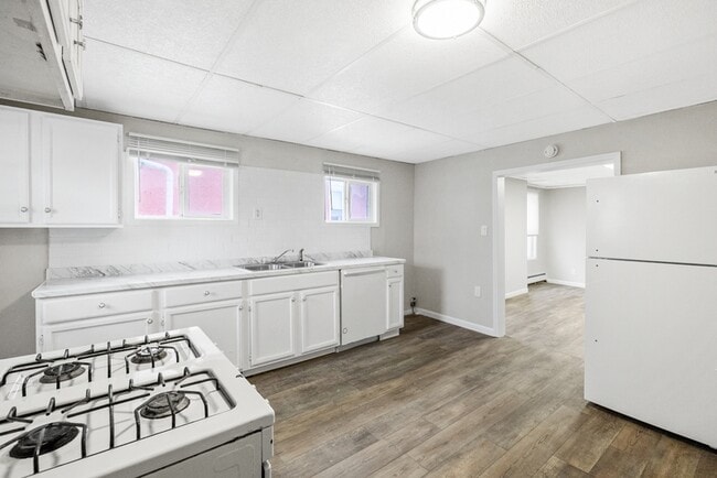 Building Photo - 1534 5th Ave