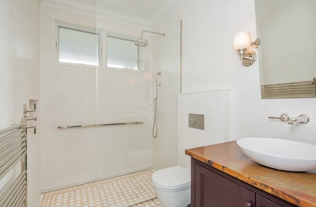 Building Photo - 21 Old Stone Hwy