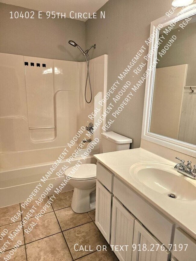 Building Photo - 10402 E 95th Cir N