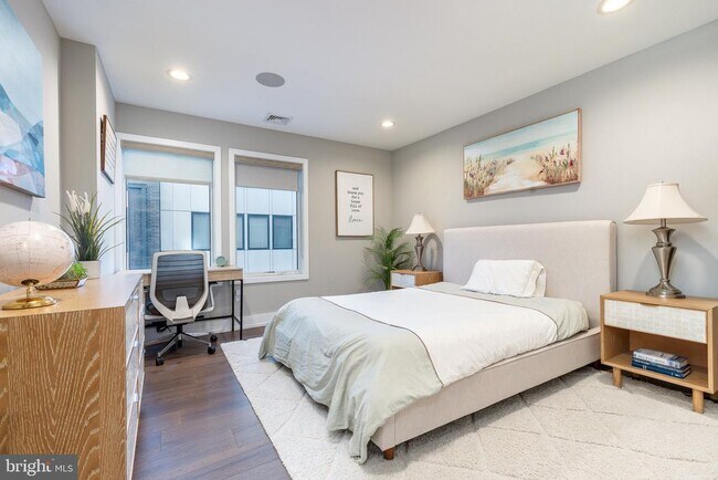 Building Photo - 608 N 3rd St