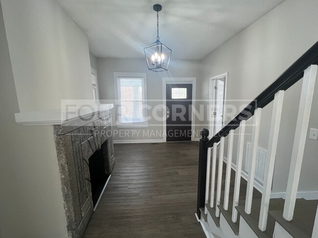 Building Photo - Beautiful 4 Bedroom 3 Bath Home