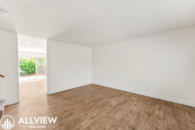 Building Photo - Spacious 3 Bed/2.5 Bath, 2-Story Home with Private Patio Available Now!