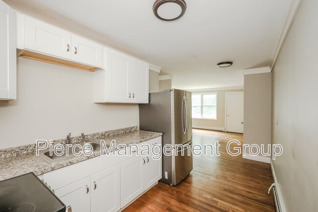 Building Photo - 845 Mammoth Rd