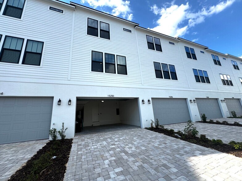 Building Photo - 15250 Groveside Rd